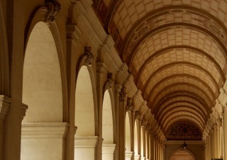Cloître du musée des beaux-arts : les arcades