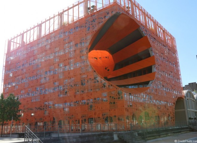 Le cube Orange Lyon Confluence, siège du Groupe Cardinal